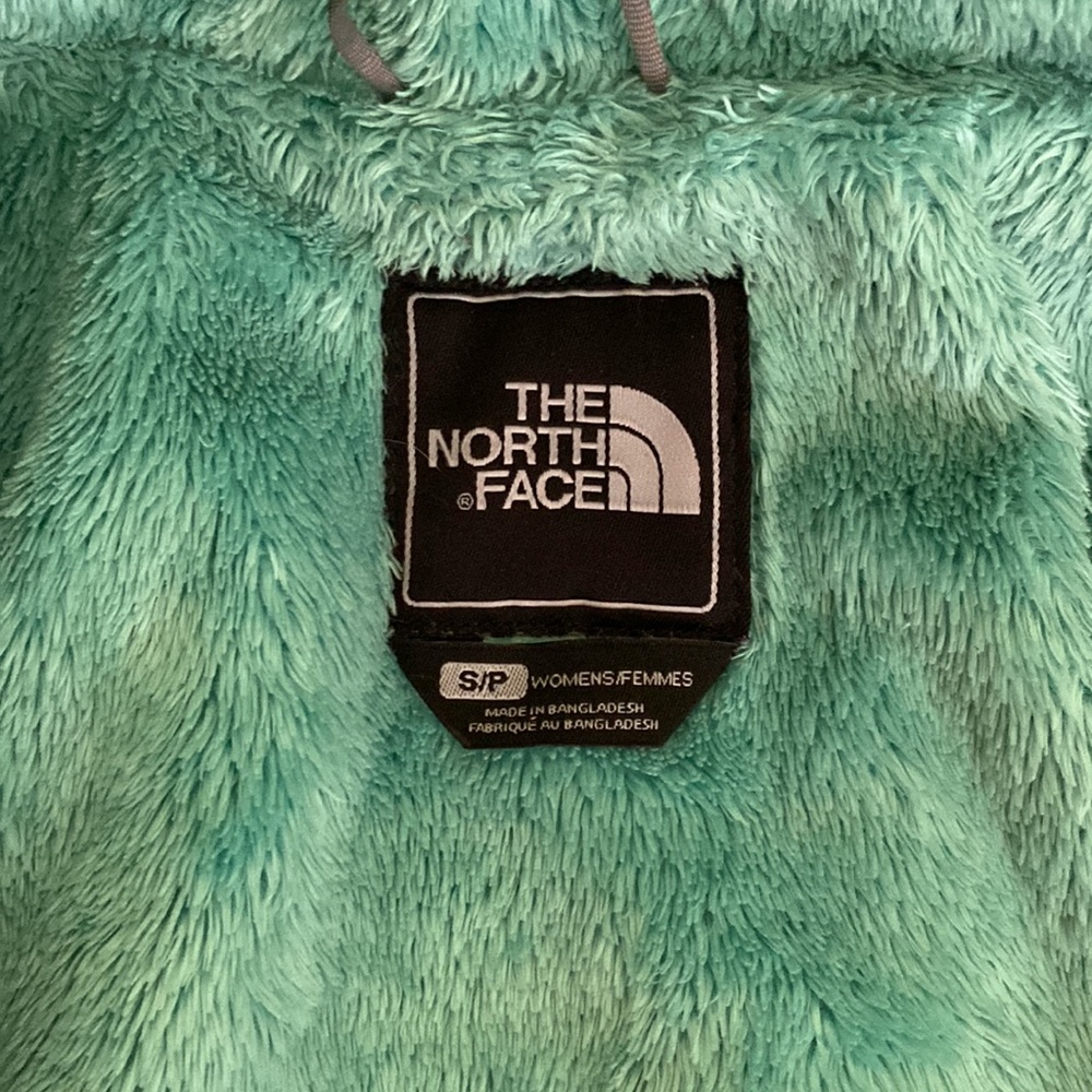 Northface Winter Jacket - image 5